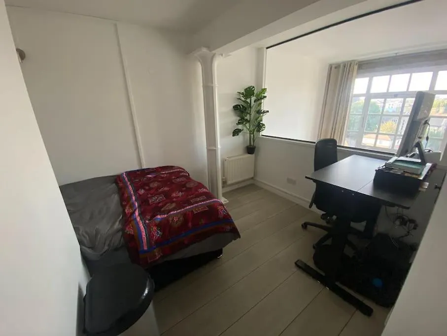 Luxury Artistic 2 Bedroom W/Balcony-Great Location Central Londres 0*,
