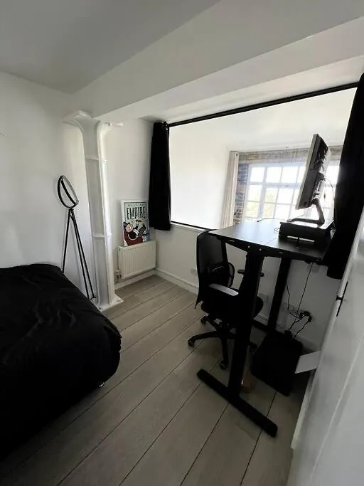 Luxury Artistic 2 Bedroom W/Balcony-Great Location Central Londres Appartement